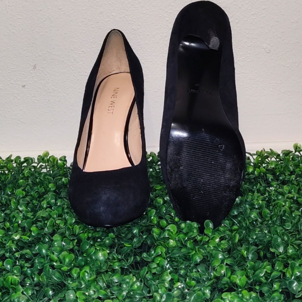 Nine West Suede Black Heels size 7.5